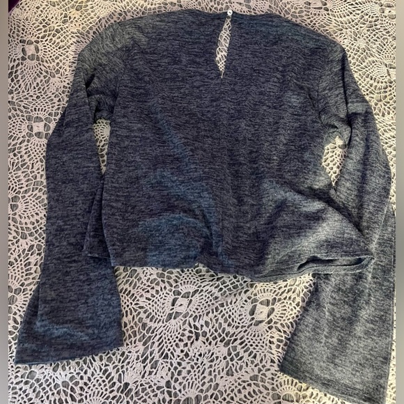 SKY and SPARROW Long sleeve Blue knot front shirt!💙 - Picture 6 of 13